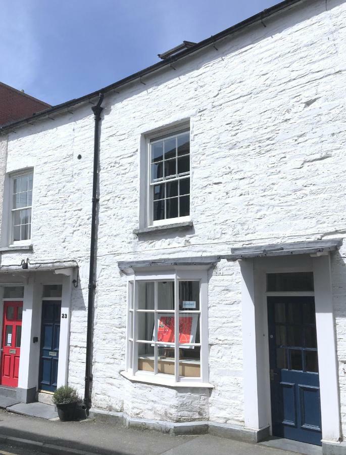 The Attic Apartment, Quay Street Studios Cardigan Exterior photo